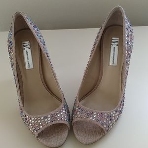 Womens size 7m opened toe shoes